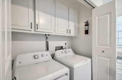 Modern Jackson Townhome About 6 Mi To Downtown!