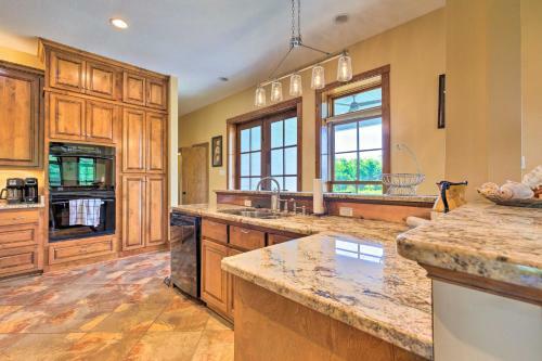 Bright Waveland Home - Walk To Beach Access!