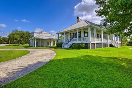 Bright Waveland Home - Walk To Beach Access!