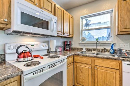 Downtown Waveland Home 2 Blocks To Beach!