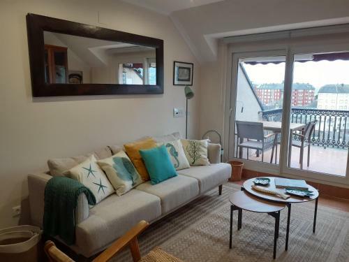 Apartamento Atico Con Terraza Y Piscina Comunitaria