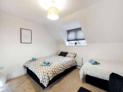Cheerful 5-bdr/3-bath House W/ Free Parking