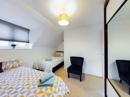 Cheerful 5-bdr/3-bath House W/ Free Parking