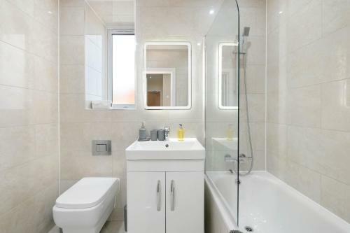 Oxford Rd 2 Bed Serviced Apartment 06 With Parking, Reading