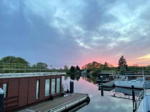 Hausboot-urlaub24