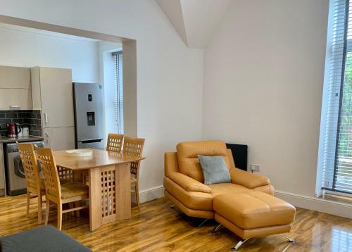 A Spacious, High End, One Bedroomed Apartment 5