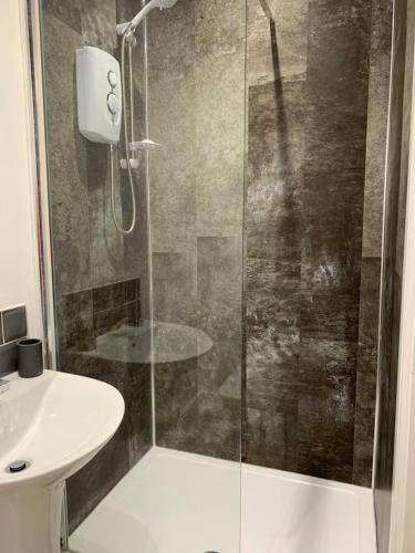 A Spacious, High End, One Bedroomed Apartment 5