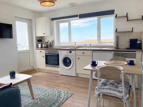 Coastal Cottage Perfect For Walking/beach Break