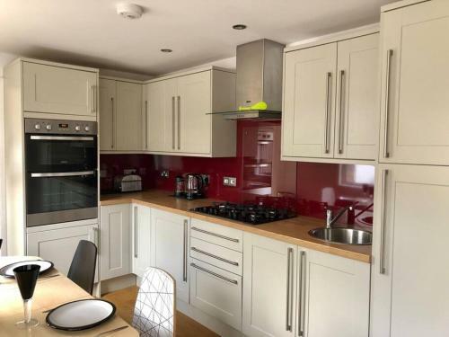 Hostal Entire Home In St Ives With Off Road Parking