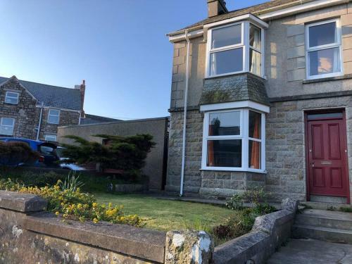 Hostal Entire Home In St Ives With Off Road Parking