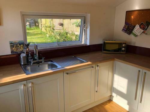 Hostal Entire Home In St Ives With Off Road Parking