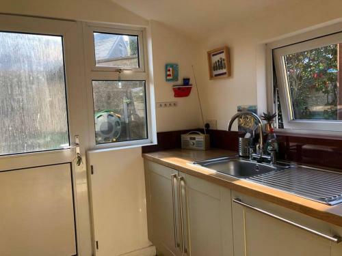 Hostal Entire Home In St Ives With Off Road Parking