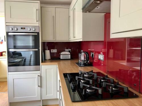 Hostal Entire Home In St Ives With Off Road Parking