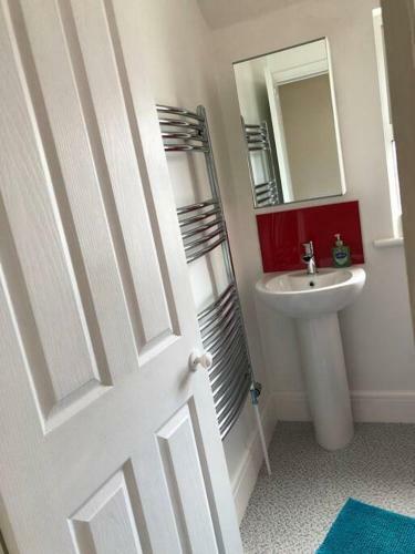 Hostal Entire Home In St Ives With Off Road Parking