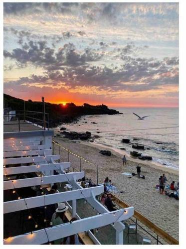 Hostal Entire Home In St Ives With Off Road Parking