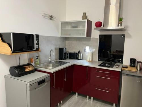G�te Des Combes Blanches Avec Piscine Et Jacuzzi