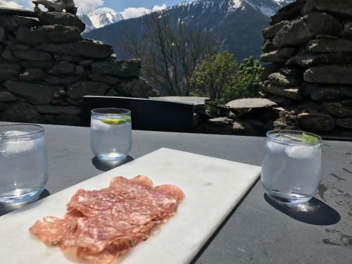 Unique Two-bedroom Chalet, 180� Degrees View