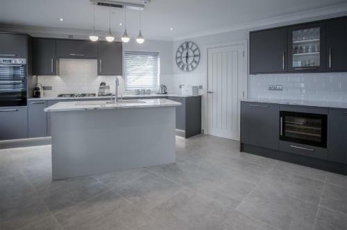 Gower View - 4 Bedroom Luxurious Holiday Home - Saundersfoot