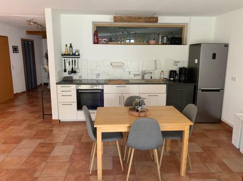 Apartamento Ferienwohnung Hundertwasser In Marktheidenfeld Am Main