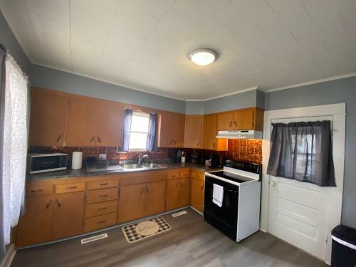 White House Lodge-canal Street Cottage