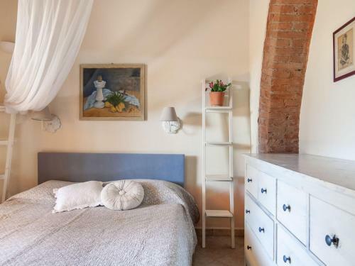 Tranquil Apartment In Riparbella With Garden