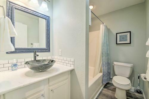 Apartamento Cheerful Condo Patio, 2 Mi To Branson Strip!
