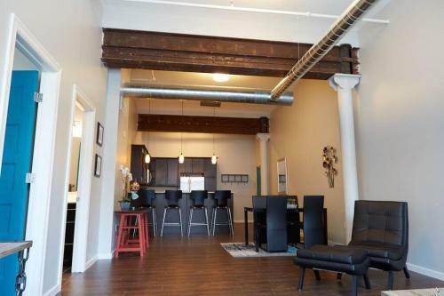 Apartamento 2br 2ba Loft In Historic Downtown Kc