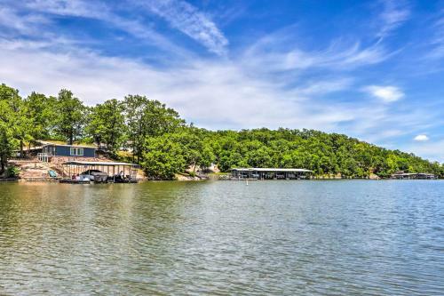 Waterfront Sunrise Beach Getaway With 3 Decks!