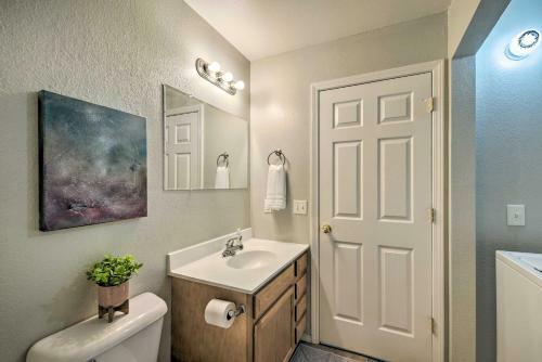Pet-friendly West Plains Home Near Downtown!