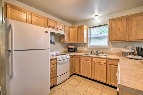 Pet-friendly West Plains Home Near Downtown!