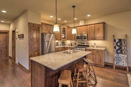 Cozy Bigfork Townhome Near Flathead Lake!