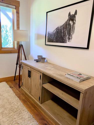 New Listing! Spectacular Big Sky Cabin
