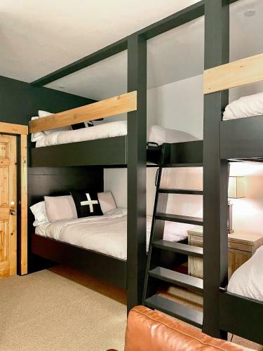 New Listing! Spectacular Big Sky Cabin