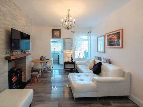 Mirror Apartment