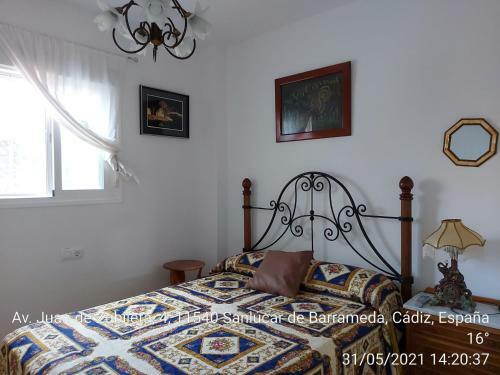 Apartamento Bajo Con Terraza. Piscina Y Jardin Comunitario