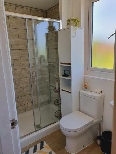 Queensize Private Room - En Suite And Free Parking