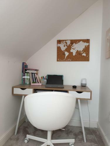 Queensize Private Room - En Suite And Free Parking