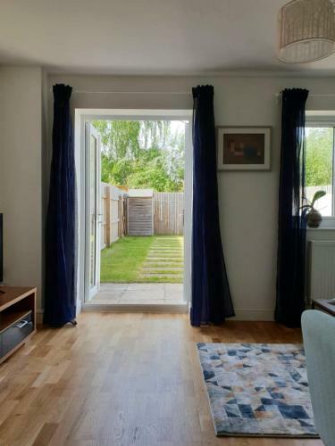 Queensize Private Room - En Suite And Free Parking