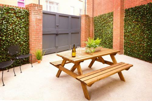 Charming 4-bed Townhouse On South Cliff