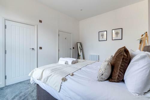 Apartment 1 And 2 @ Empire 39 - Central Location