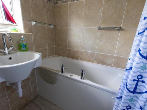 Pass The Keys 3 Bedroom Home Located In Quiet Cul D Sac