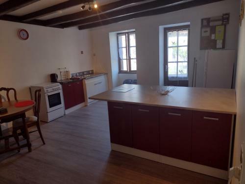 Charming 1-bed House In Genouille