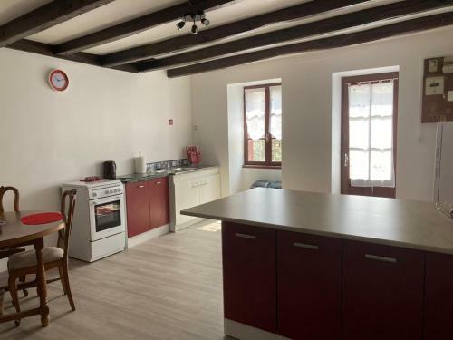 Charming 1-bed House In Genouille