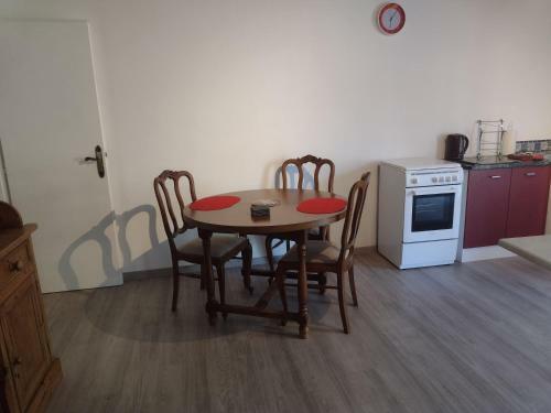 Charming 1-bed House In Genouille
