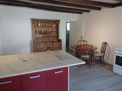 Charming 1-bed House In Genouille
