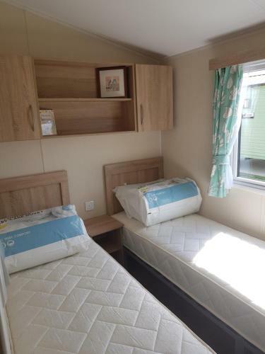 Luxury 6 Birth Caravan With Hot Tub In Skegness