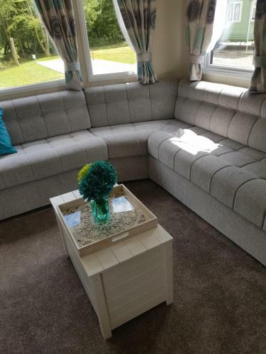 Luxury 6 Birth Caravan With Hot Tub In Skegness