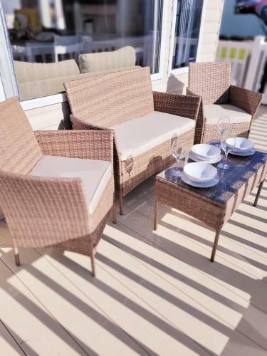 Hotel Golden Palm Getaway's Pg143