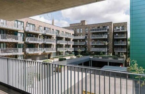 Apartamento 2 Bed 2 Bath. London-18 Mins. Heathrow In15 Mins