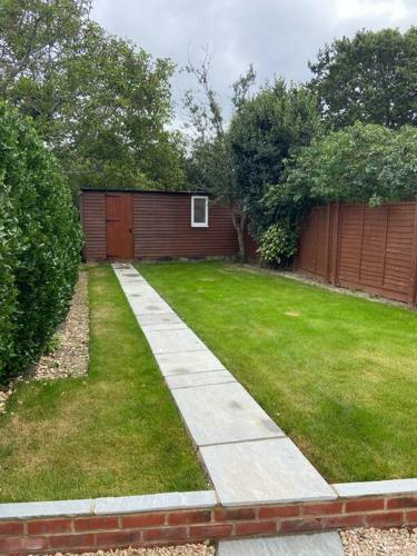 Modern Ground Floor Garden Apartment With Parking